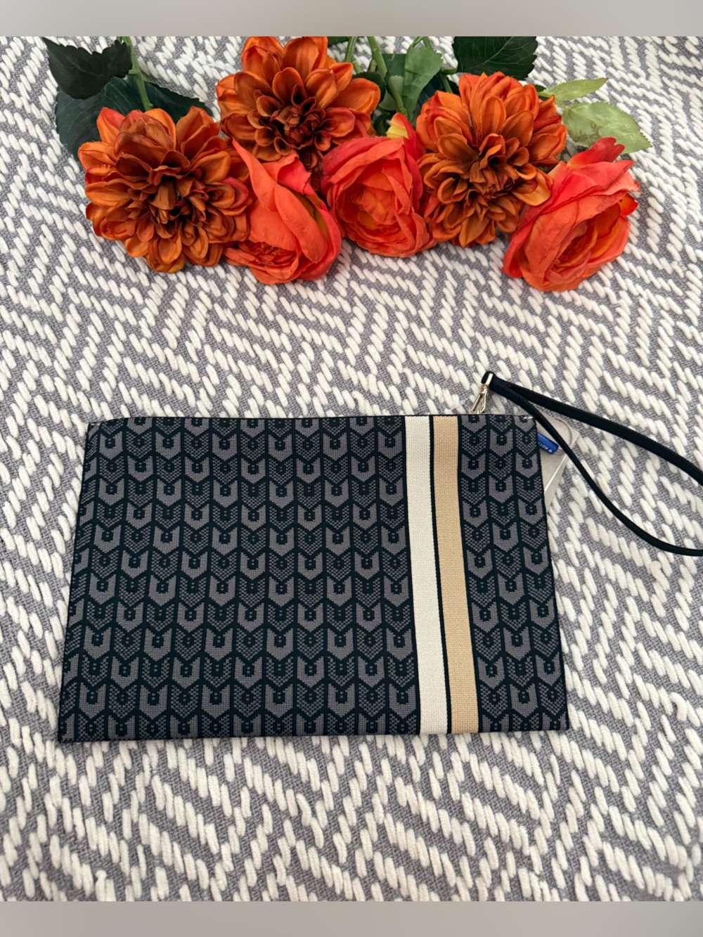 Rothy's Navy and Beige Patterned Wristlet Clutch